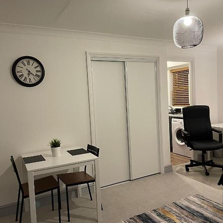 Apartmán Stunning Studio Flat - Free Parking - 3 Min From Sutton Station Exteriér fotografie