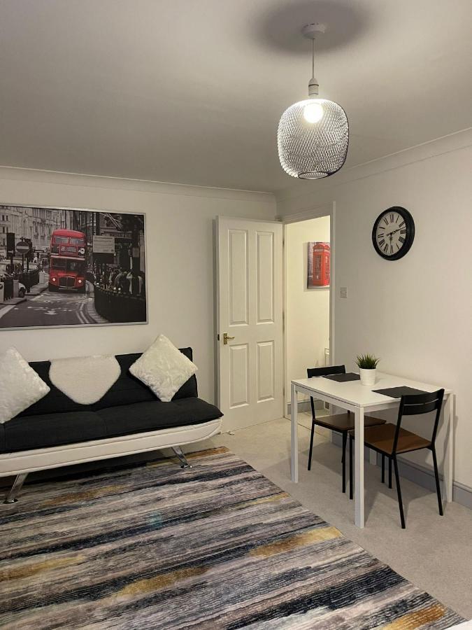 Apartmán Stunning Studio Flat - Free Parking - 3 Min From Sutton Station Exteriér fotografie